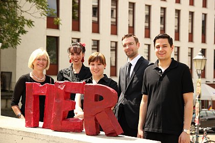 Dr. Kerstin Junghans, Charleen Schirmer, Kristin Thar, Dr. Sebatian
Vogel, Steven Mansour