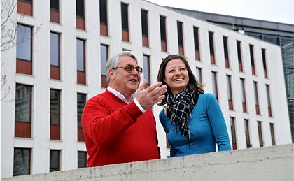 Lysann Hennig und Dr. Werner Habersack haben den MER-Studiengang absolviert. (FOTO: THOMAS MEINICKE)