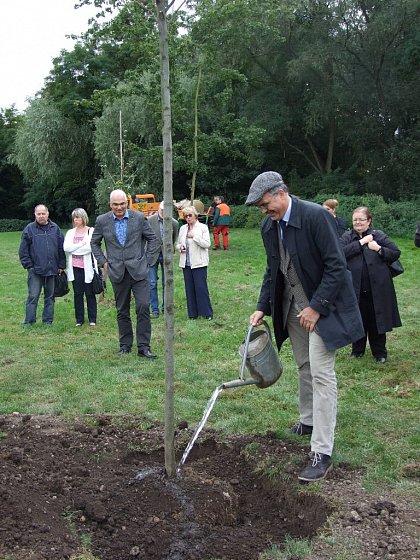 Prof. Dr. Henning Rosenau_Baumpflanzaktion