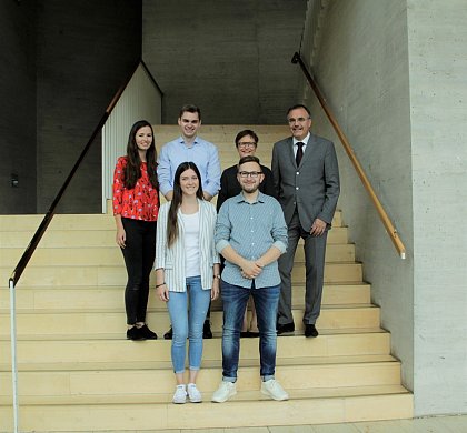 (v.l.n.r.) Franziska Thomas, Sonja Hönnicke, Johannes Porzelle, Philipp Mädje, Dr. Kerstin Junghans, Prof. Dr. Henning Rosenau