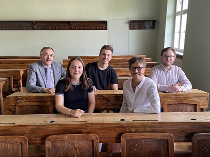 (v.l.n.r.) Prof. Dr. Henning Rosenau, Selena Stein, Roman Lindbach, Dr. Kerstin Junghans, Philipp Mädje